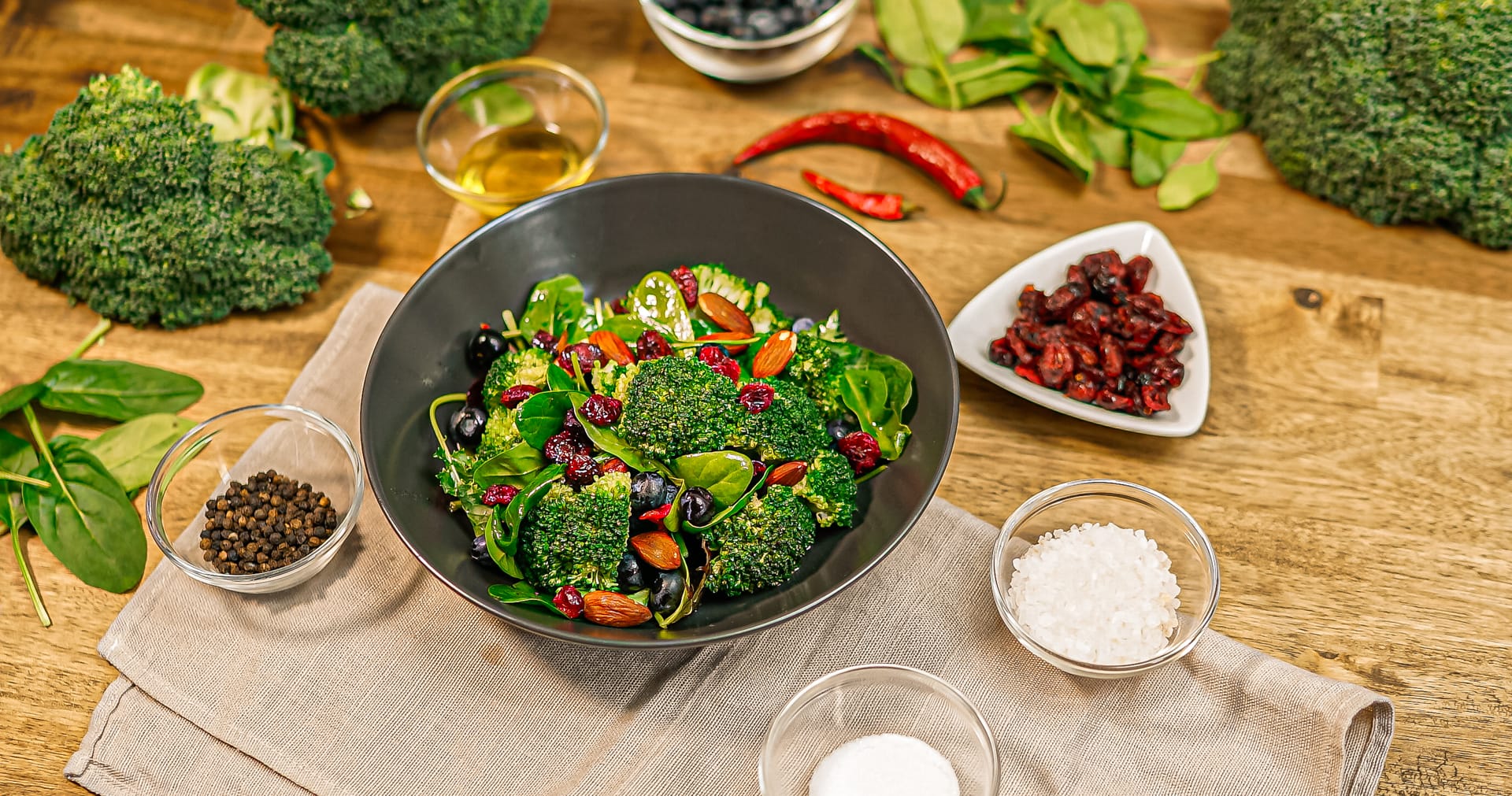 Rezept für veganen Brokkoli-Salat mit Himbeer-Essig
