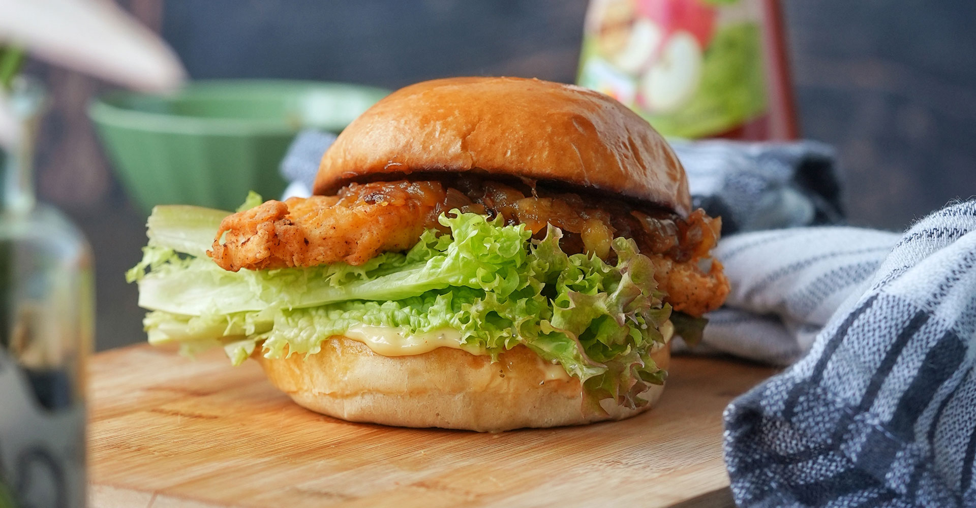 Crispy Chicken Burger mit Apfelchutney