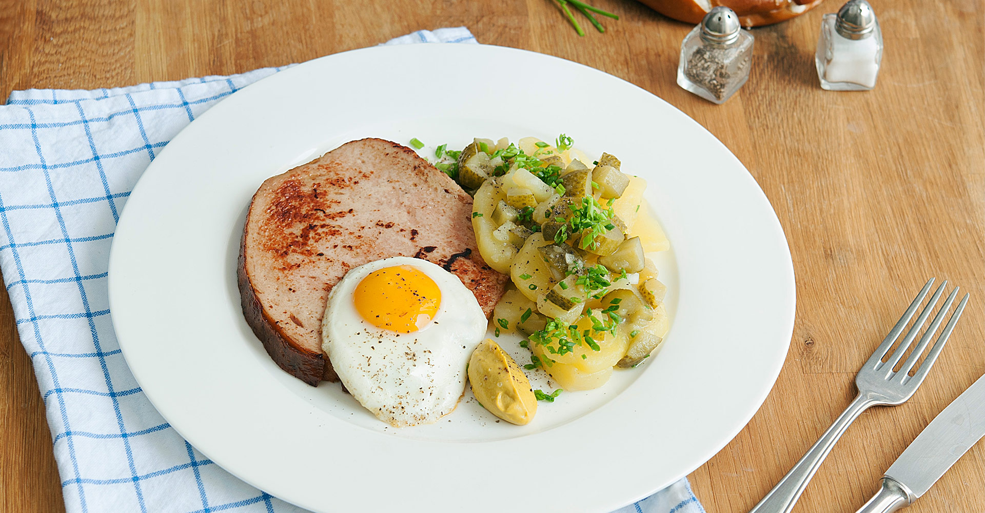 Leberkäse mit Kartoffelsalat