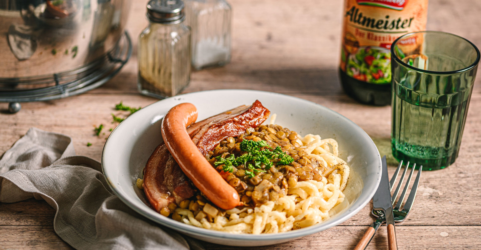 Rezept für klassische Linsen mit Spätzle und Saitenwürstchen