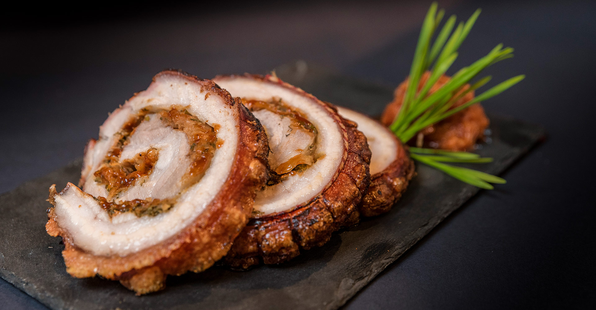 Rollbraten gefüllt mit BBQ-Kraut