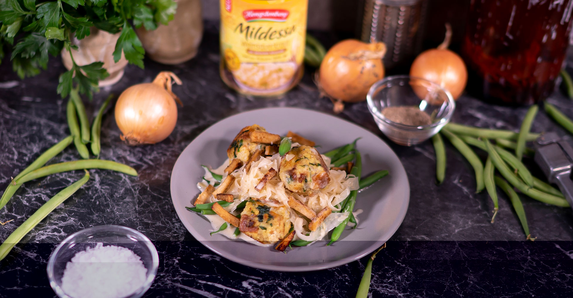 Rezept zum Semmelknödel selber machen mit Sauerkraut